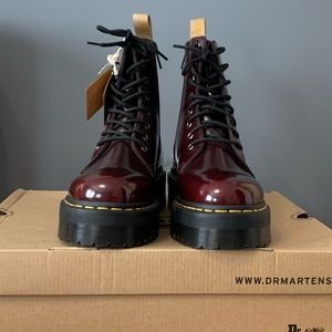 BNWT Dr Martens Vegan Jadon II Cherry Rub Oxford Rub Off Size W 11 M 10 Platform